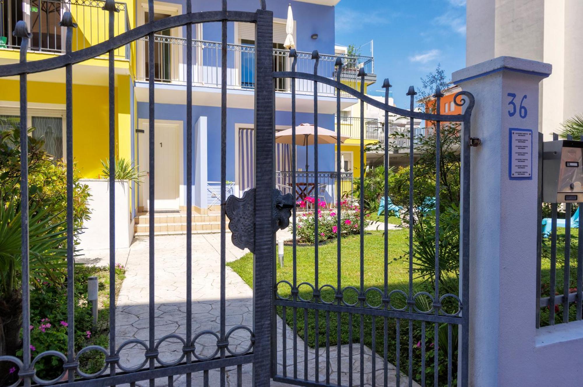 Residence Amarein Caorle Esterno foto