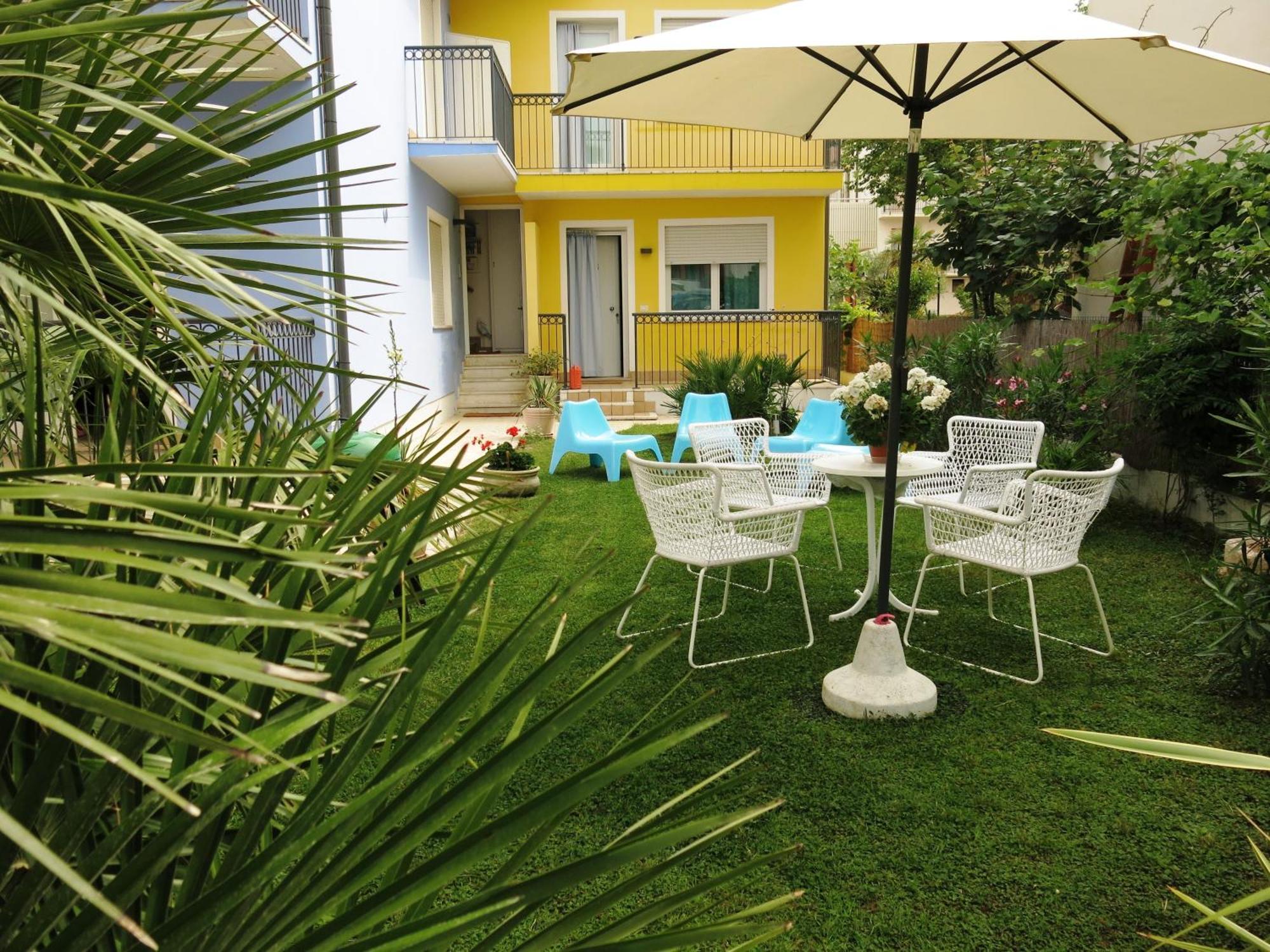 Residence Amarein Caorle Esterno foto