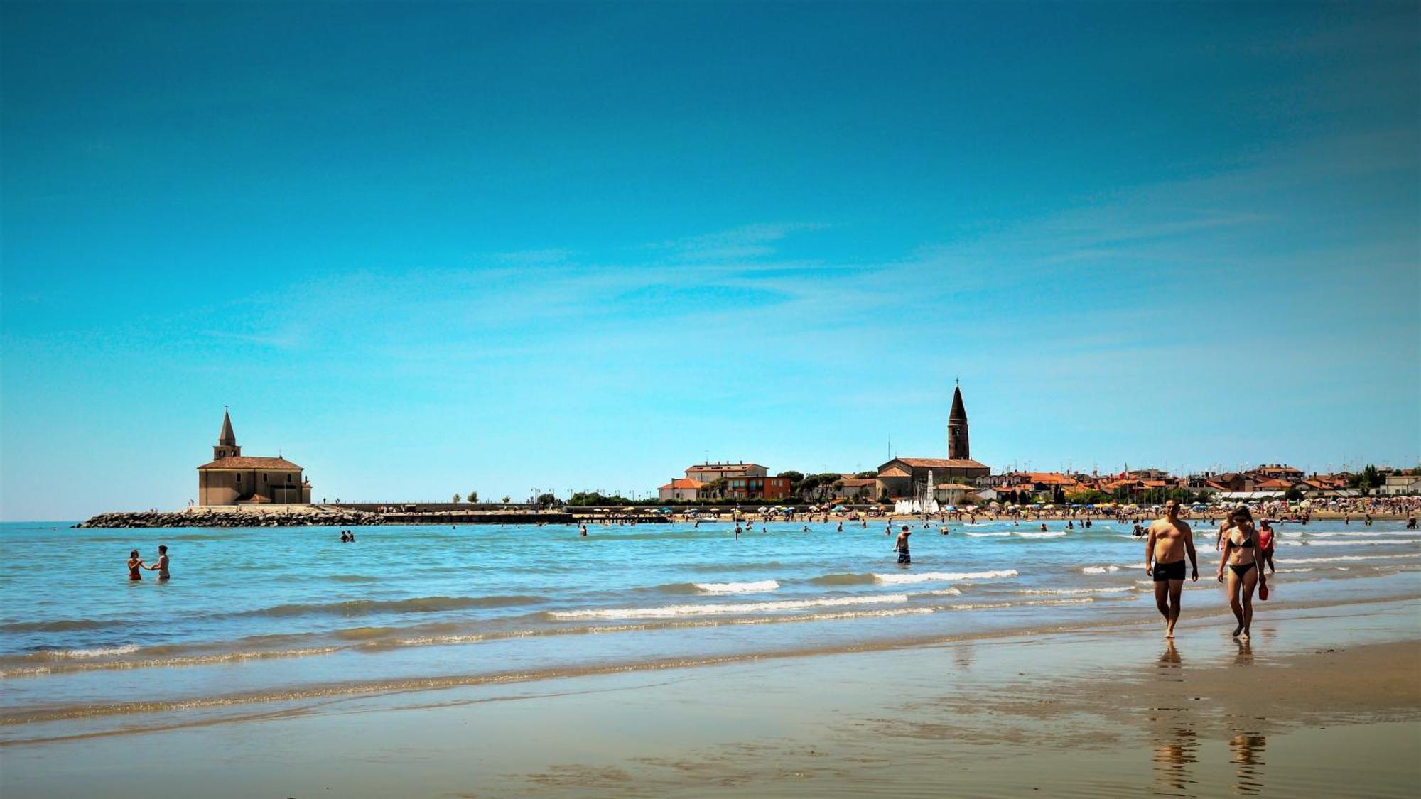 Residence Amarein Caorle Esterno foto
