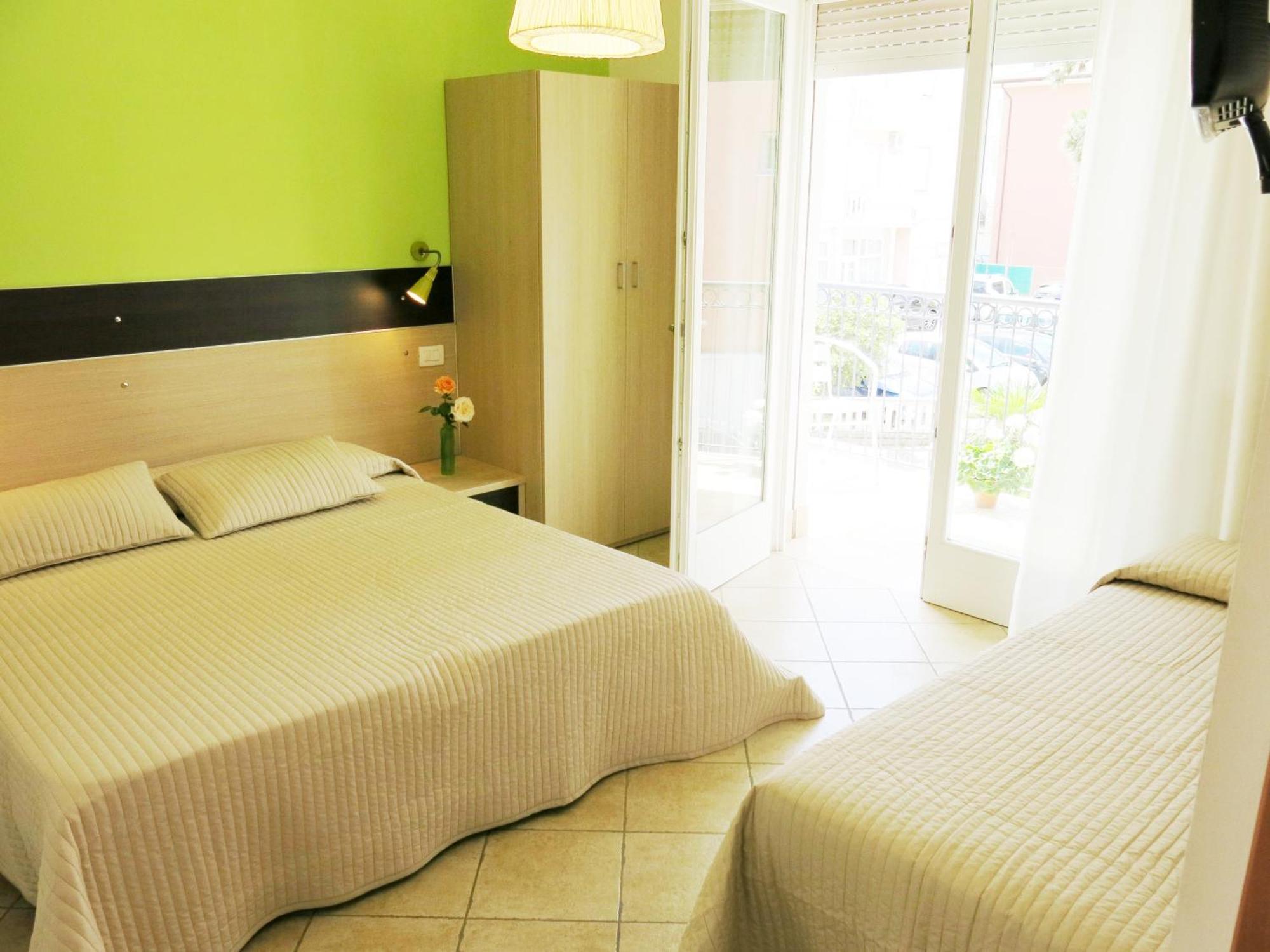Residence Amarein Caorle Esterno foto