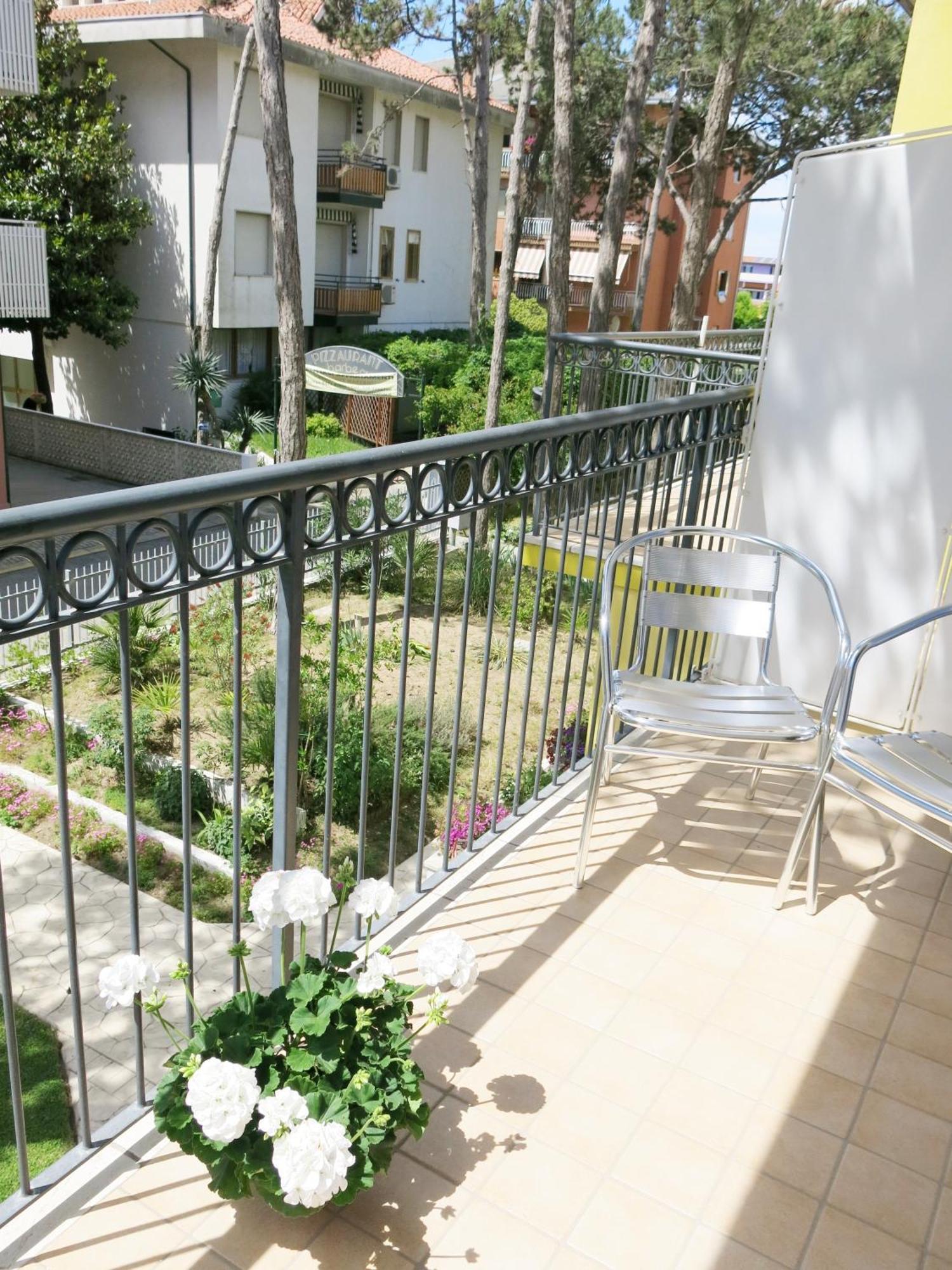 Residence Amarein Caorle Esterno foto